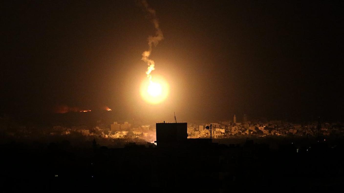 Spari nella notte su Gaza