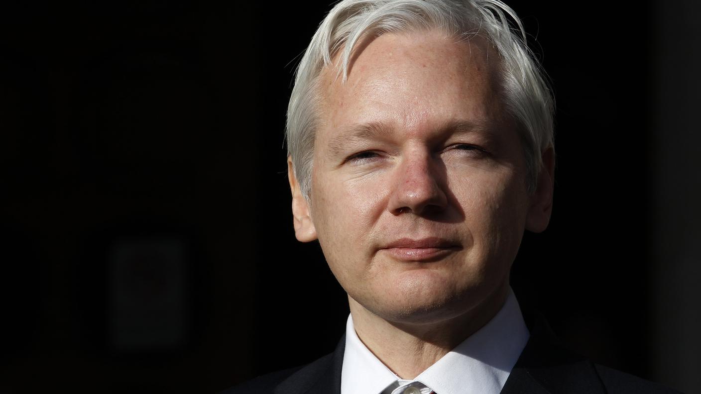 Julian Assange è da due anni nell'ambasciata dell'Ecuador a Londra