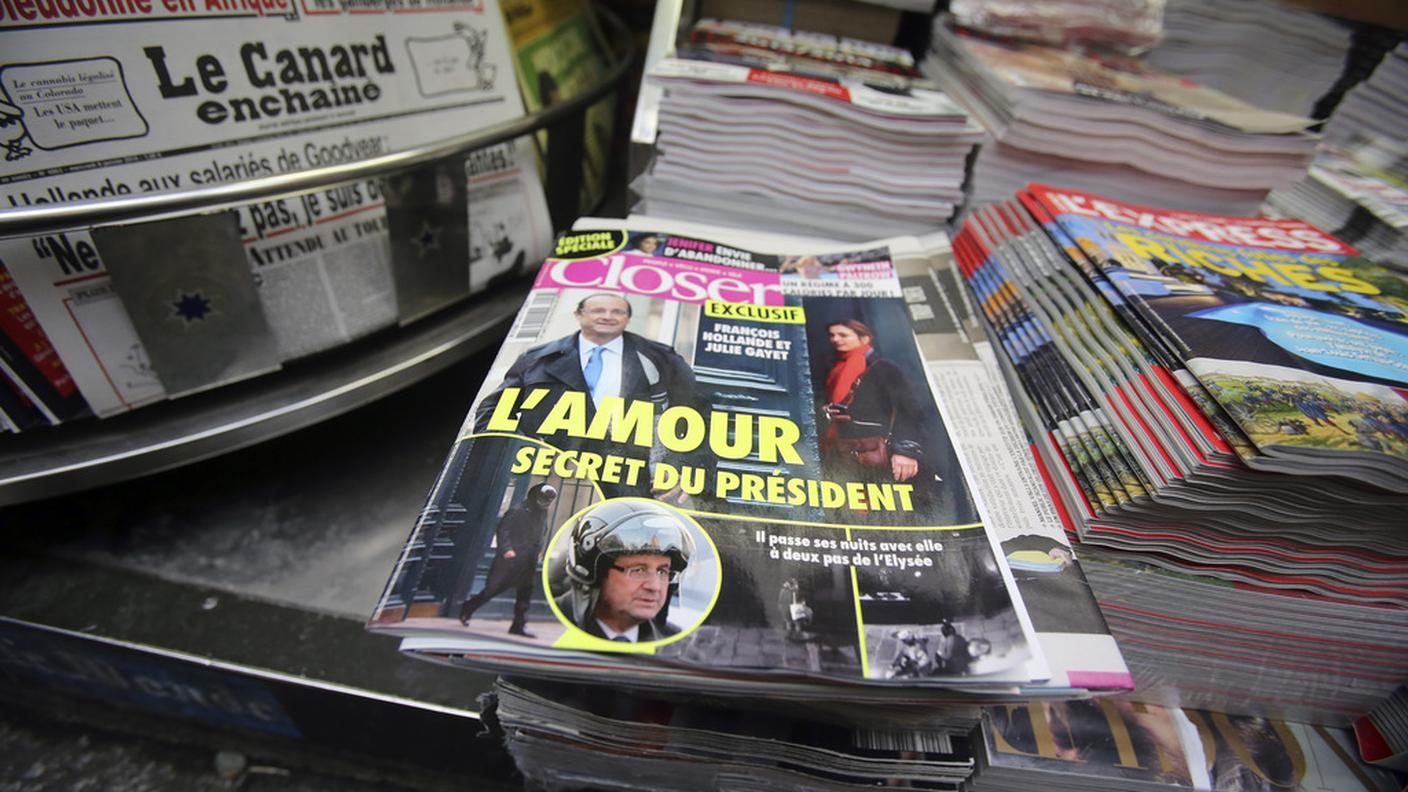 La rivista Closer con la copertina dedicata all'amore segreto del presidente