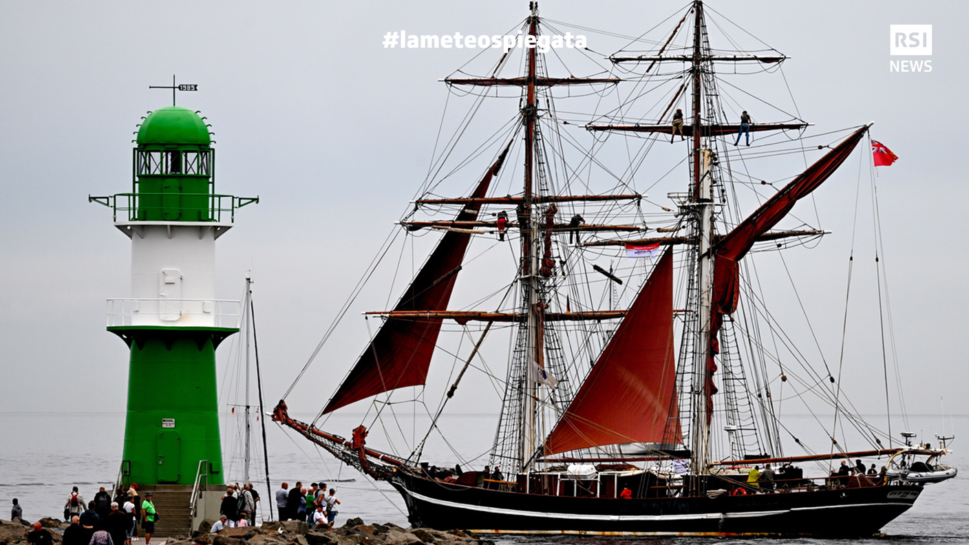 Il veliero Eye of the wind al "Hanse sail maritime festival" a Rostock-Warnemünde, in Germania