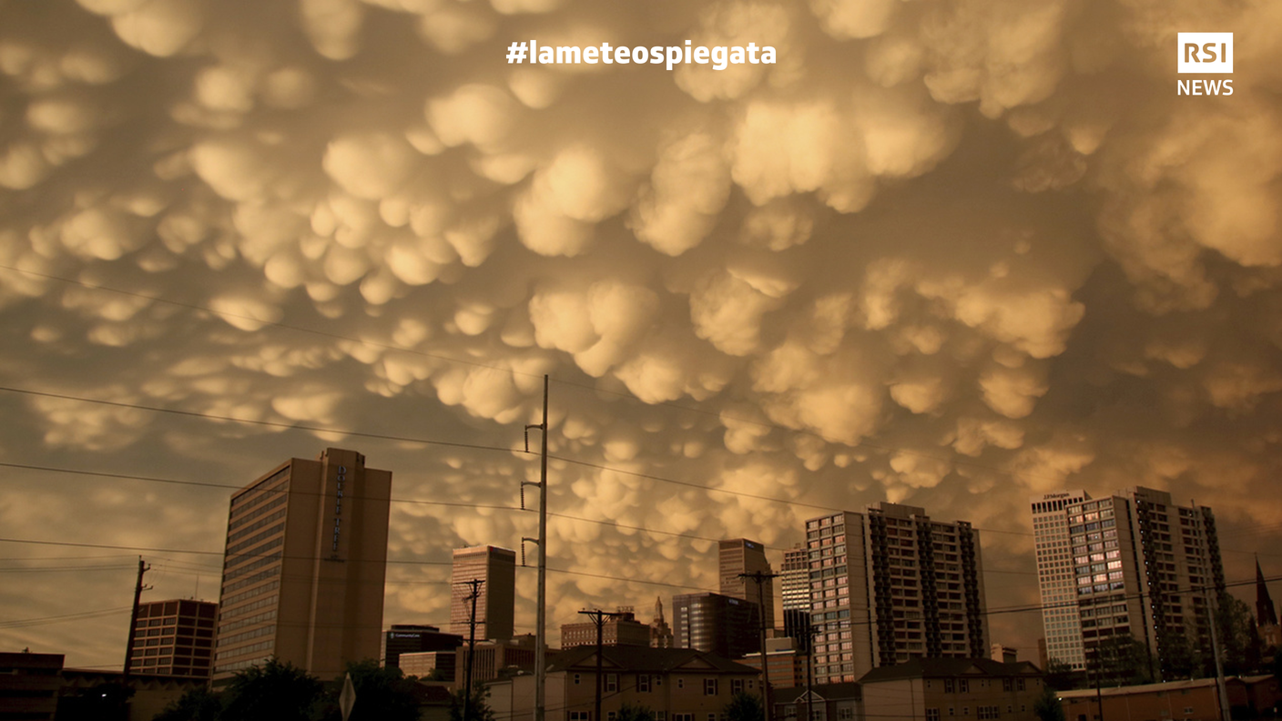 Nuvole "Mammatus" nei cieli sopra Tulsa, in Oklahoma (USA)