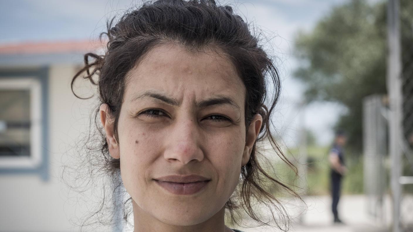 Niven Wanous è fuggita da Homs. La sua casa è stata distrutta da una bomba. Suo marito vive in Svizzera