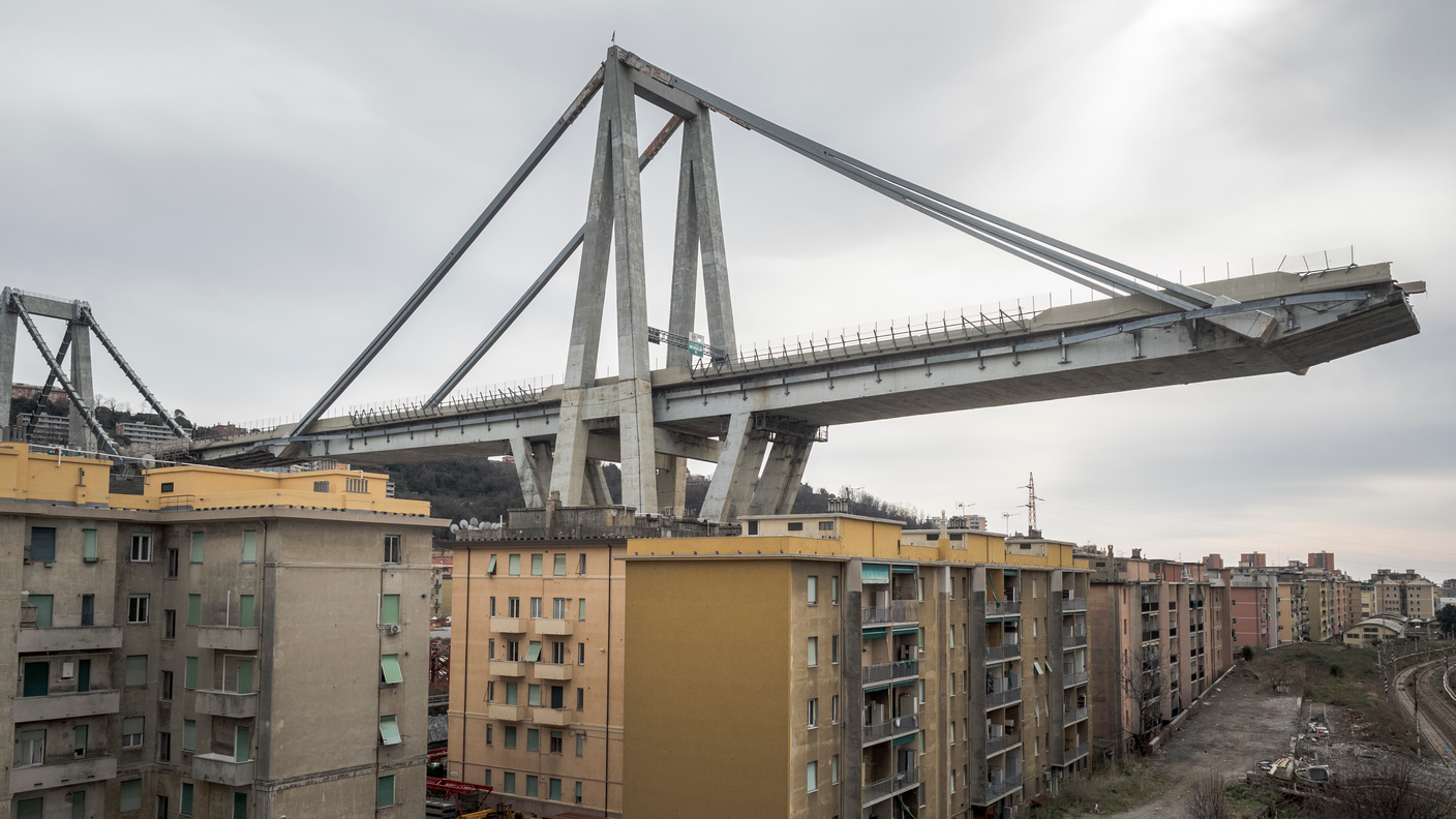 Il troncone Est di ponte morandi durante i lavori di messa in sicurezza