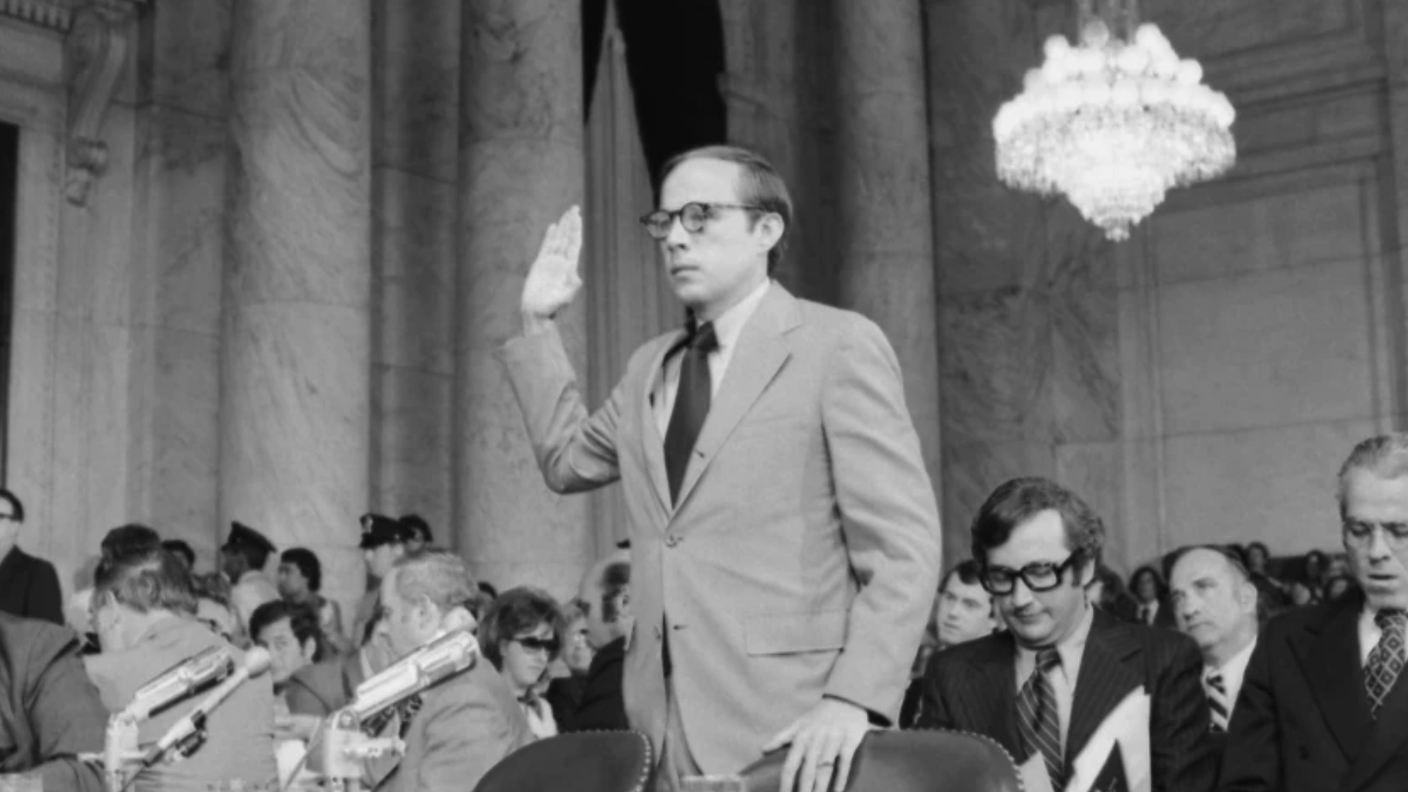 John Dean durante le udienze della Commissione Watergate.