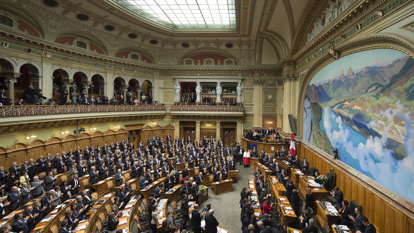 I membri del Consiglio federale sono eletti da Consiglio Nazionale e Consiglio degli Stati riuniti in plenaria.