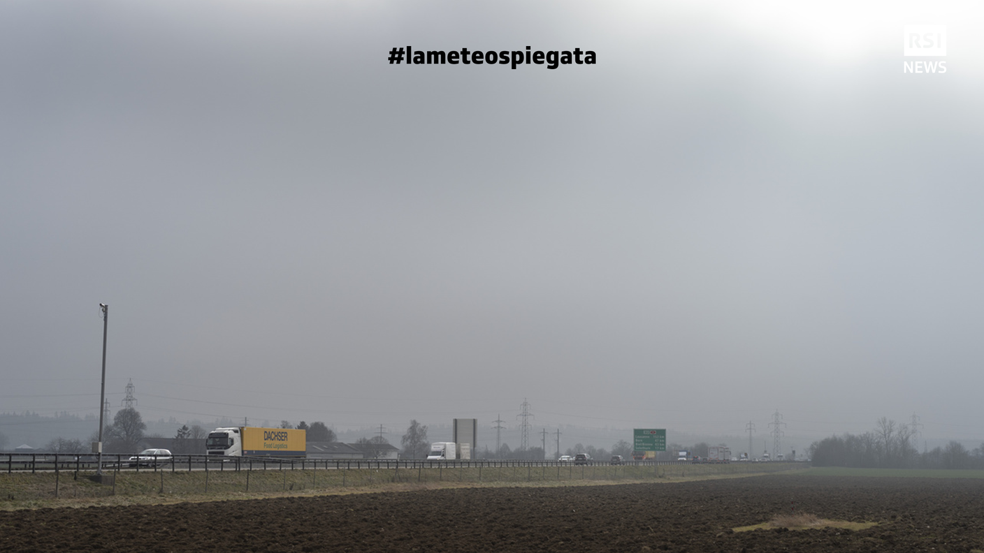 Classica nebbia "da Altopiano" a Oensingen, nel Canton Soletta