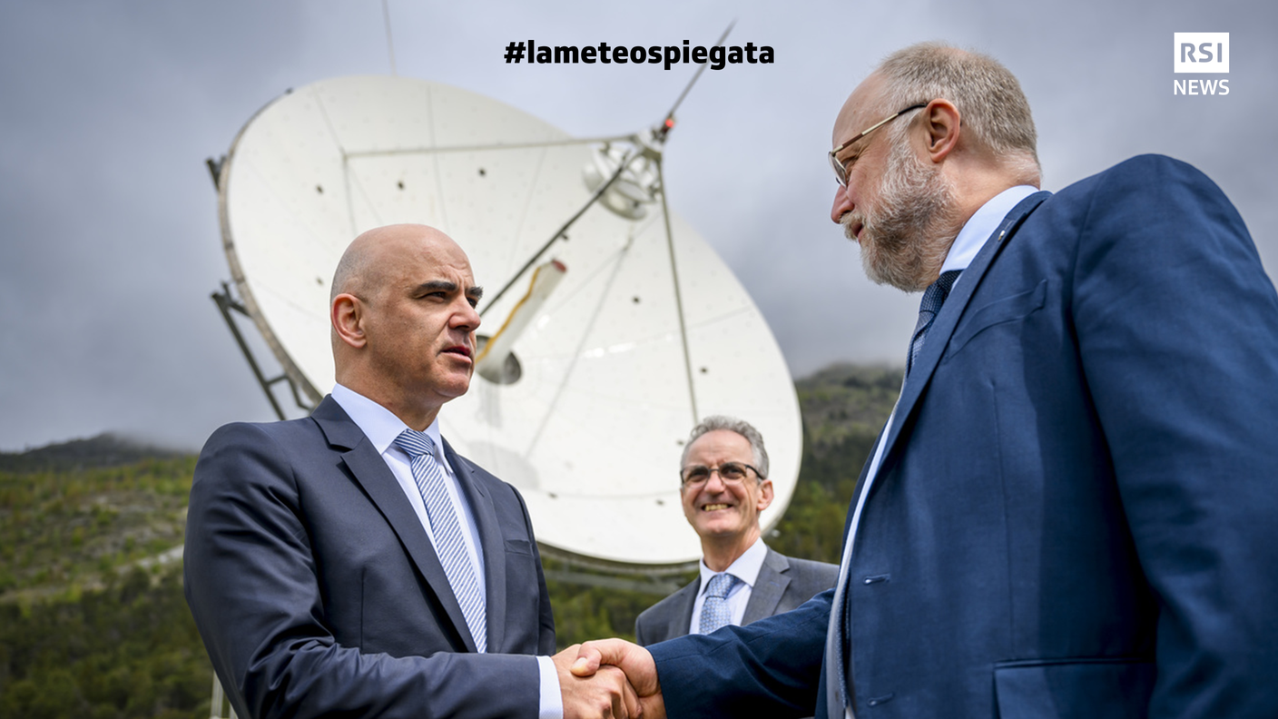 Alain Berset e il direttore di Eumetsat Phil Evans durante l'inaugurazione della stazione di ricezione a Leuk lo scorso 6 maggio