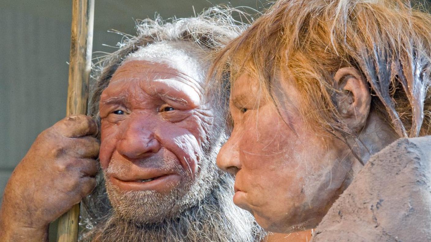 La ricostruzione di due uomini di Neandethal al museo di Mettmann, in Germania