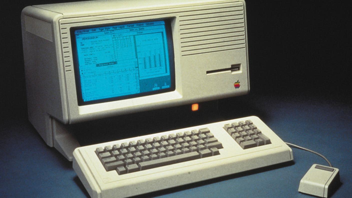 Apple Lisa. Dopo aver speso 50 milioni in ricerca, il prezzo fissato per il nuovo aggeggio è decisamente troppo alto: 10'000 dollari...