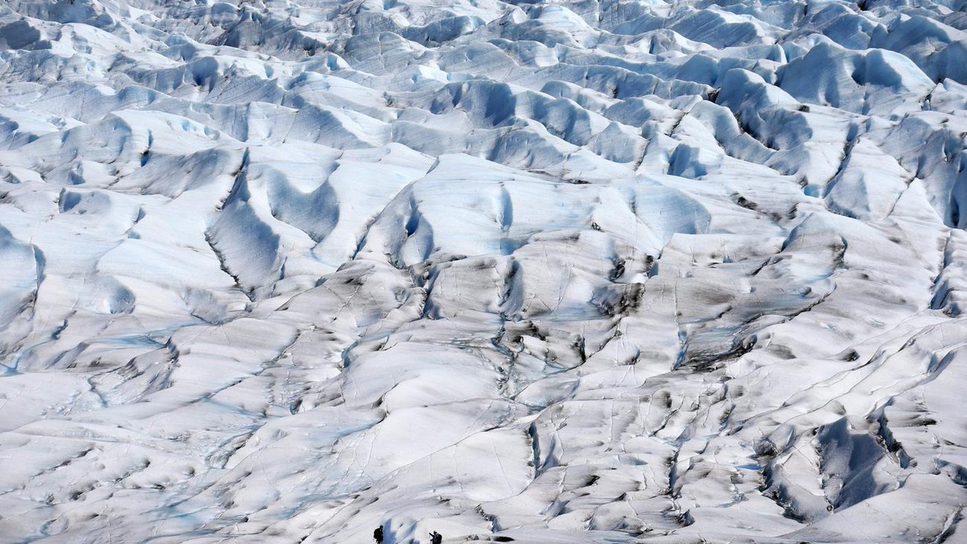 Molte le sacche di acqua intrappolate sotto la crosta di ghiaccio