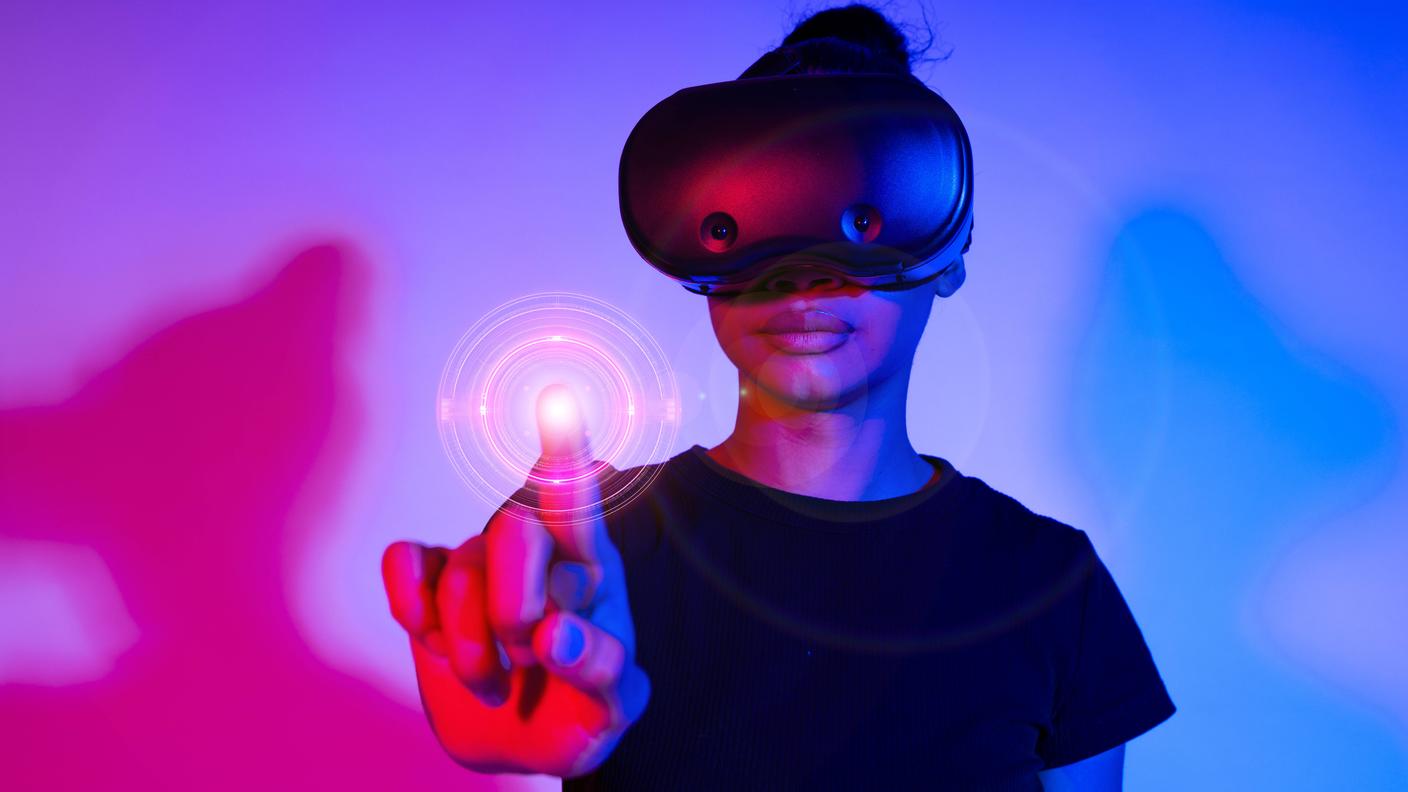 Tra il 2021 e il 2022, il Metaverso era ovunque: se ne parlava in conferenze, articoli, presentazioni, e Zuckerberg stesso lo promuoveva attraverso il suo avatar virtuale