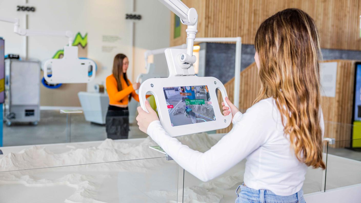 Una attrazione dell'esibizione Experience Energy! con tecnologie di realtà aumentata