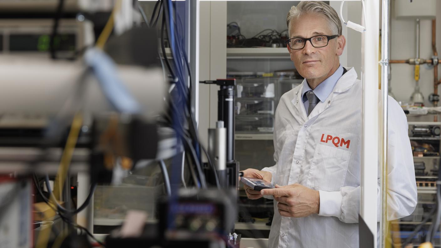 Tobias Kippenberg, vincitore del Premio Benoist 2025 e professore di fisica al Politecnico Federale di Losanna