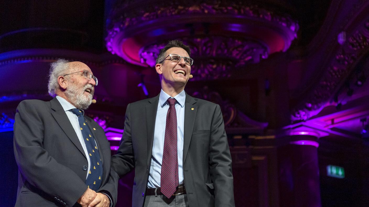 I vincitori del Premio Nobel per la fisica nel 2019: Didier Queloz, a destra, Michel Mayor, a sinistra