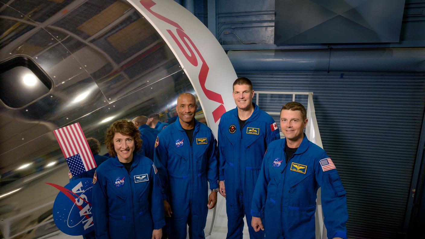 L'equipaggio di Artemis II. Da sinistra: Christina Hammock Koch, Victor Glover, il canadese Jeremy Hansen e Reid Wiseman