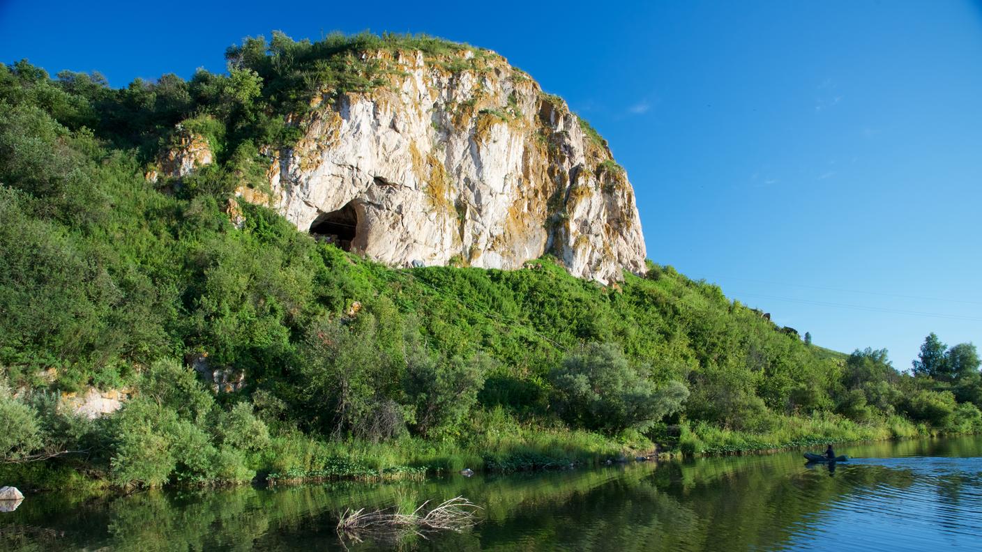 La grotta di Chagyrskaya è nota per importanti ritrovamenti archeologici e resti di Neanderthal