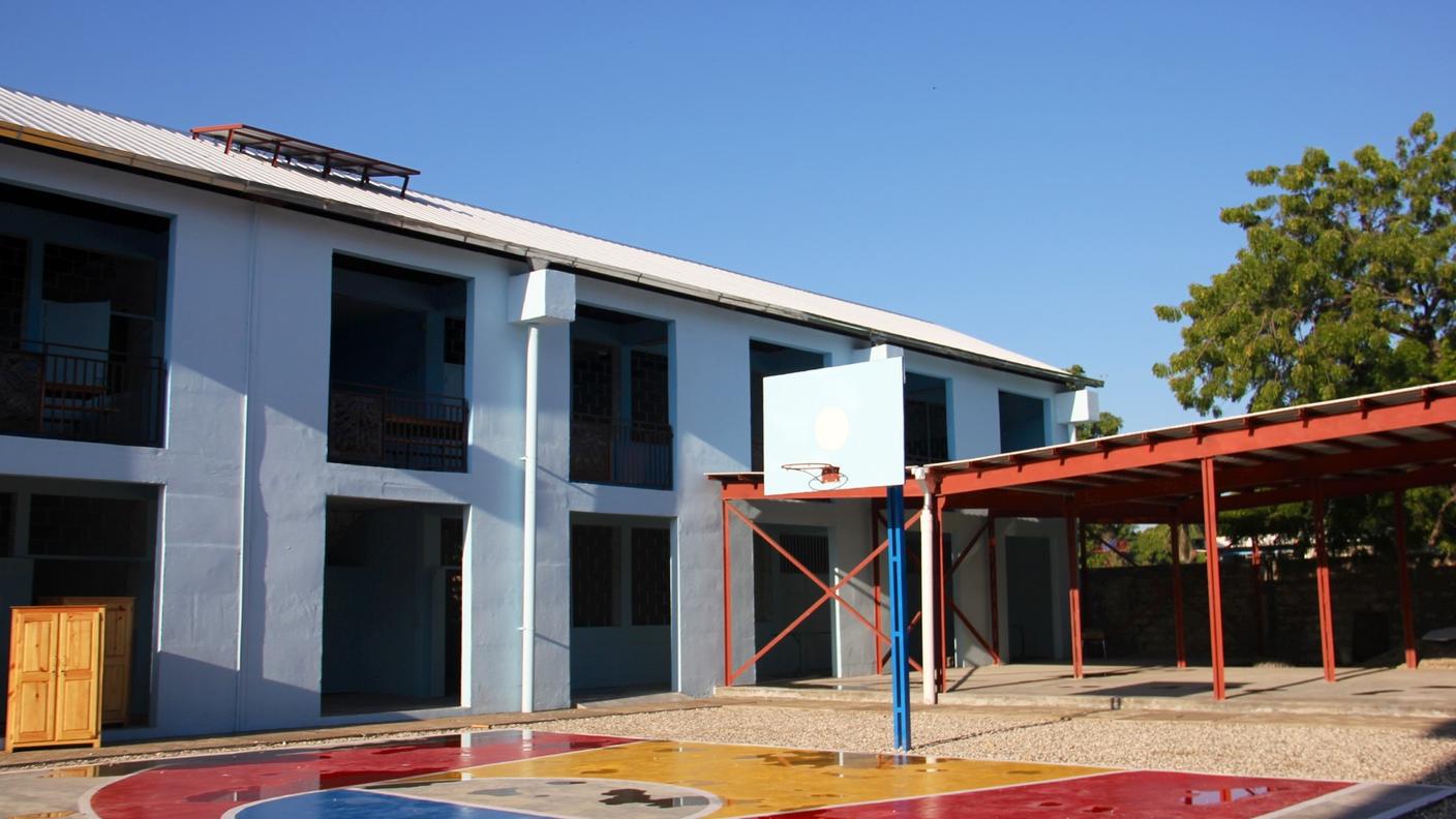 Il cortile della scuola