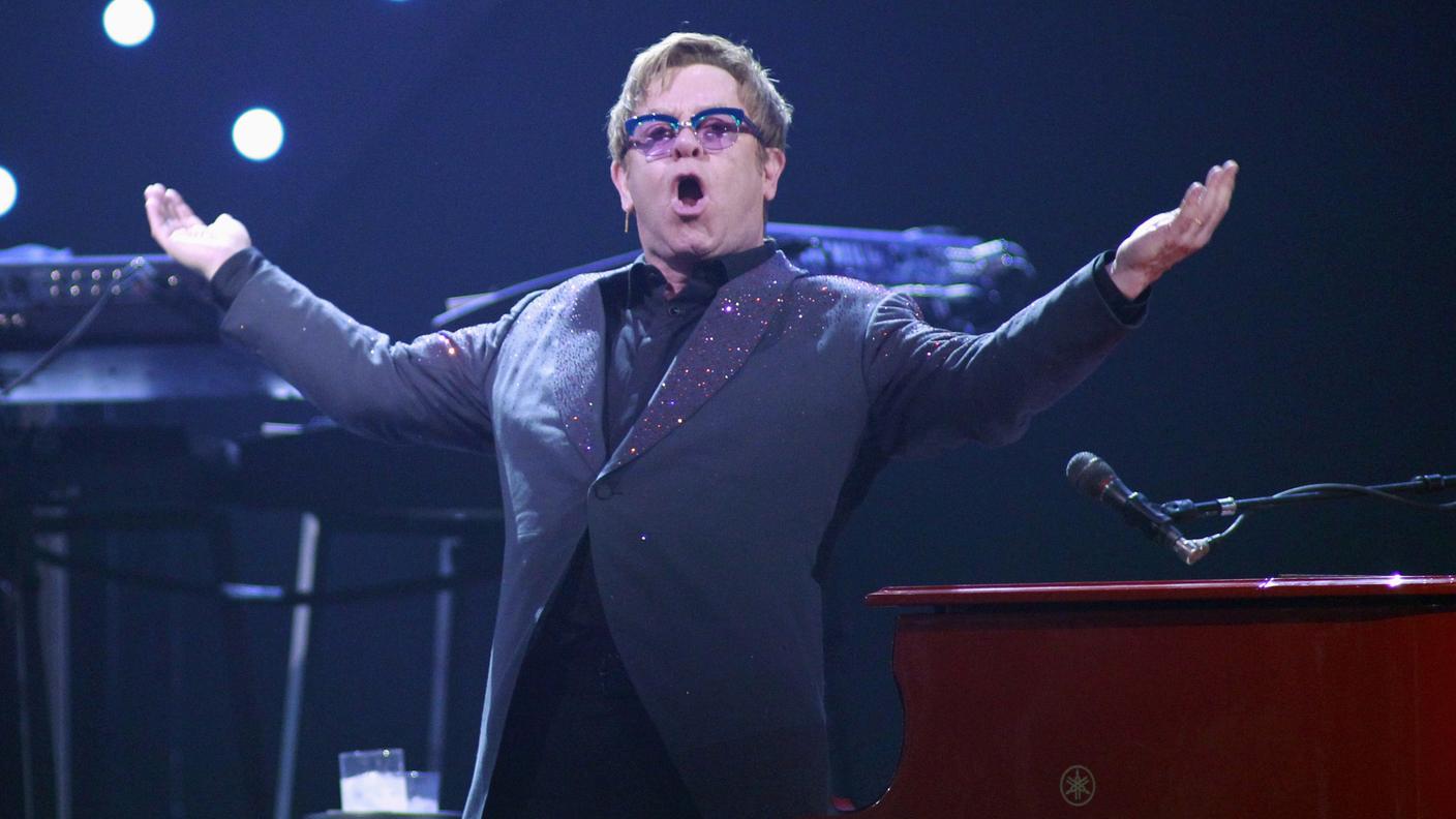 EltonJohn 2 re.jpg