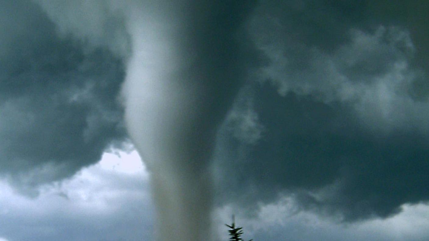 Gallery tornado sopra casa 16.05.2013 re.jpg