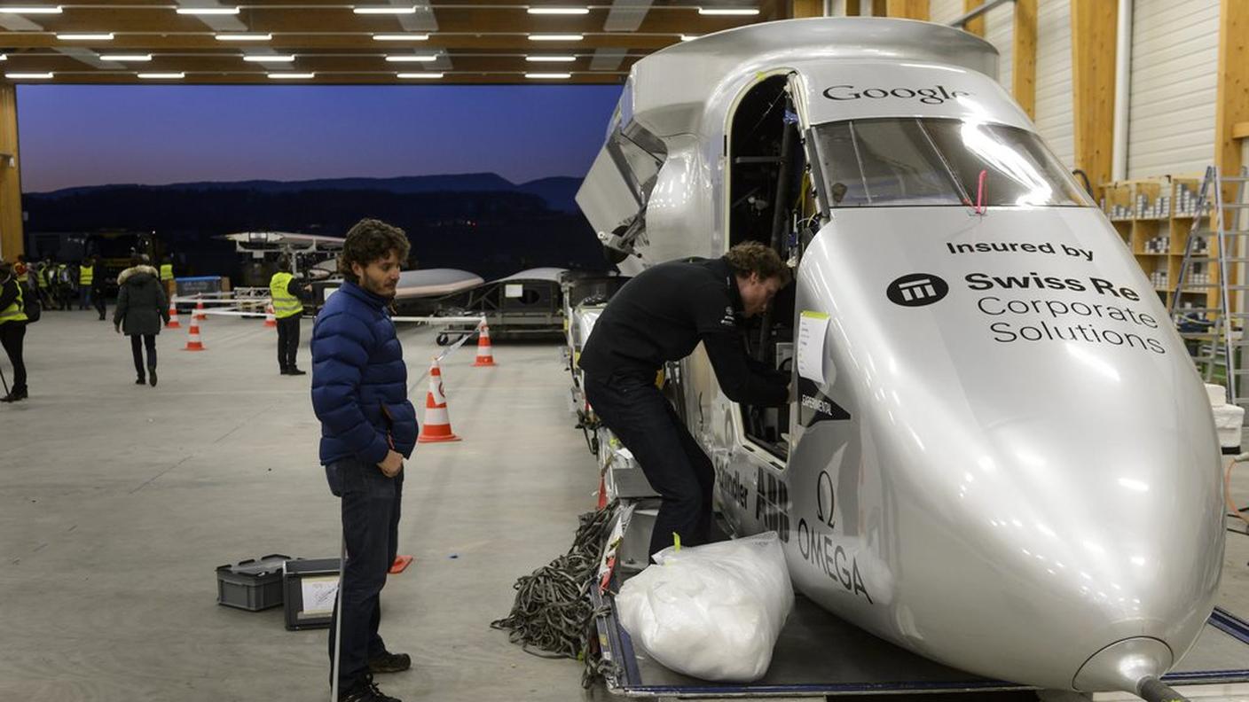 Solar Impulse 2: smontato per entrare nel cargo