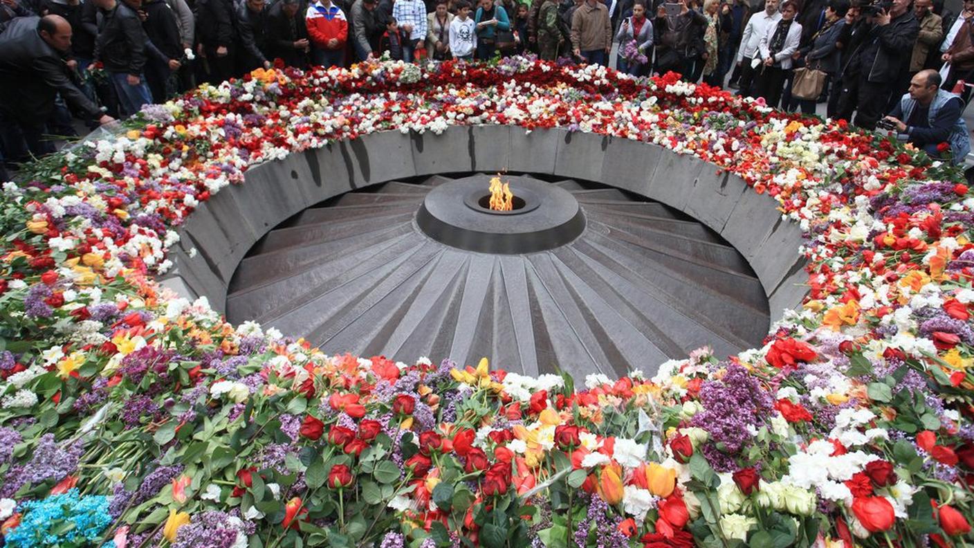 La fiamma perenne che arde a Erevan per ricordare i tragici fatti di 100 anni fa