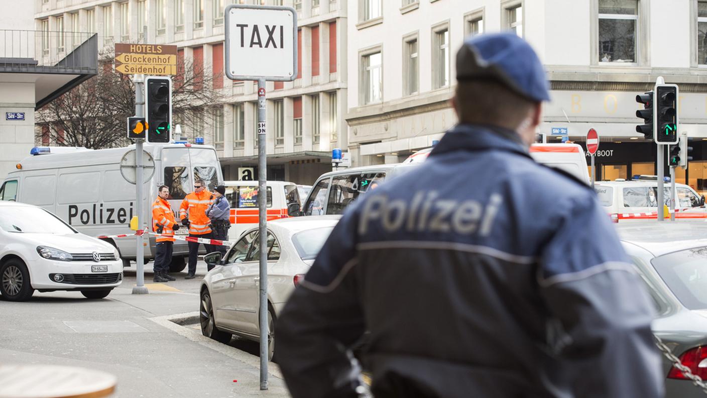 Un agente in servizio a Zurigo