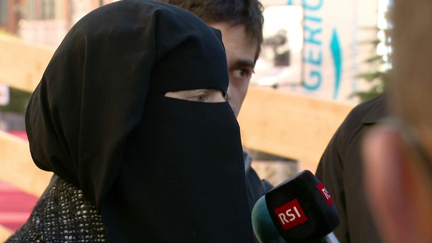 Nora Illi a Locarno spiegava la sua opposizione alla legge antiburqa ticinese