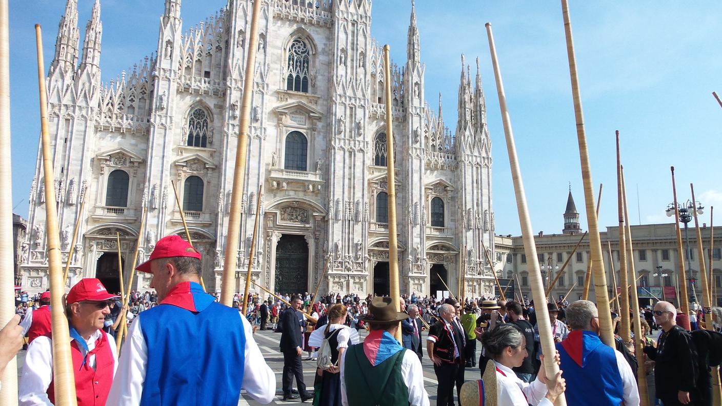 420 suonatori di corni delle Alpi a Milano