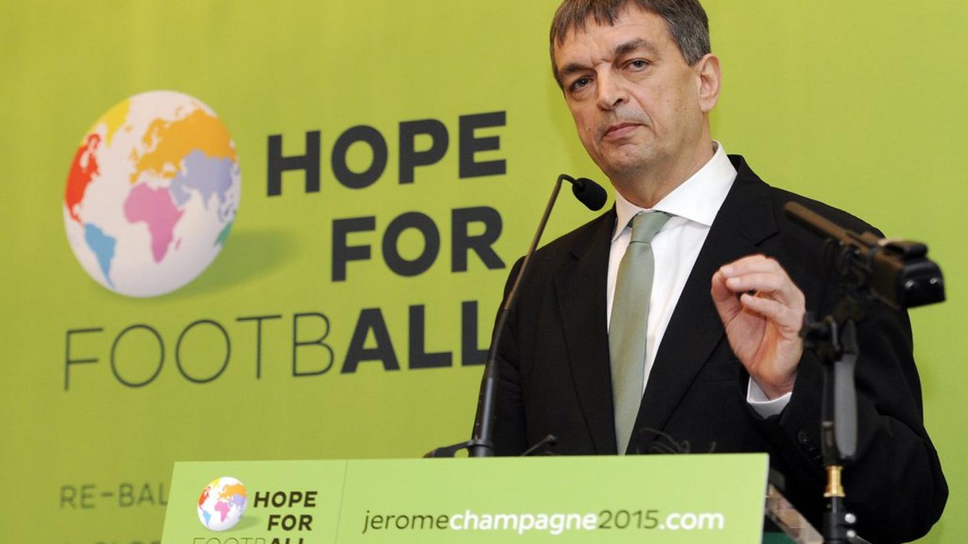 Jérôme Champagne, 57enne francese, ha un programma chiaro con al centro trasparenza e sviluppo, ma poche possibilità: dal 1999 al 2010 ha già lavorato per la FIFA ed era ritenuto vicino a Blatter