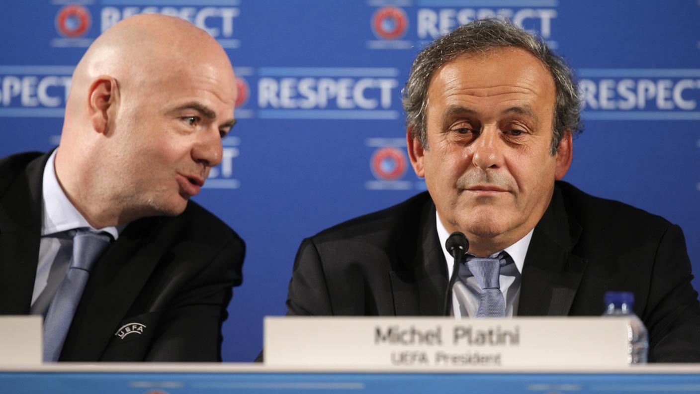 Con Platini (a destra) in difficoltà, la UEFA punta su Infantino