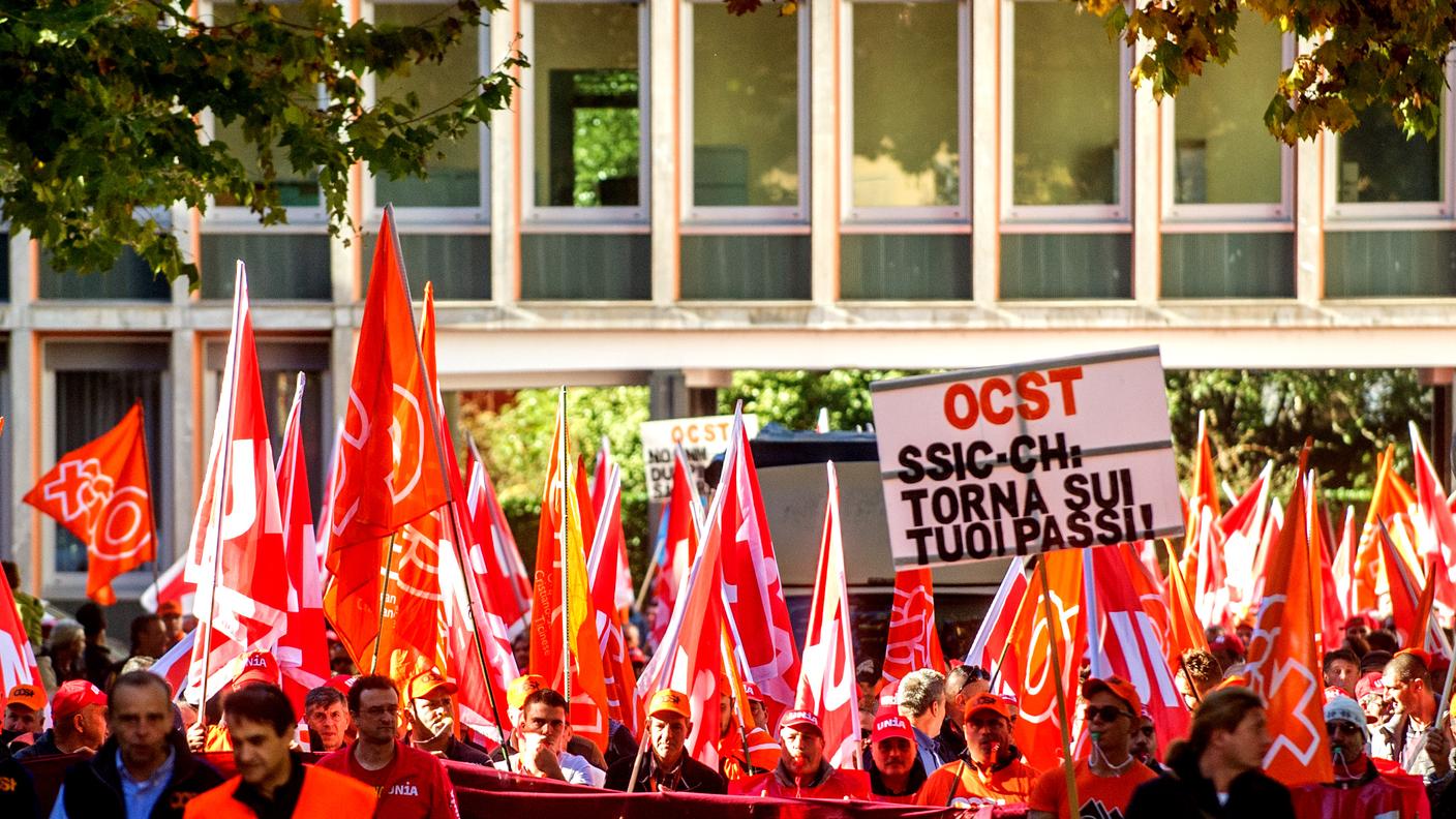 9 novembre 2015: una giornata di mobilitazione degli edili in Ticino dà il via a una settimana di agitazioni in tutta la Svizzera per chiedere un nuovo contratto nazionale di categoria. Un accordo tra sindacati e padronato viene raggiunta a inizio dicembre