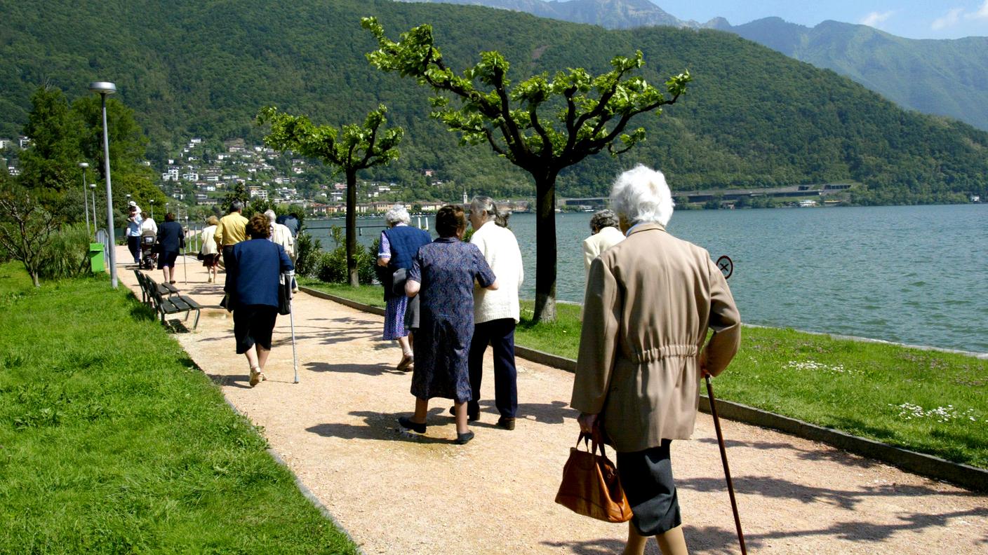 Cresce la popolazione anziana
