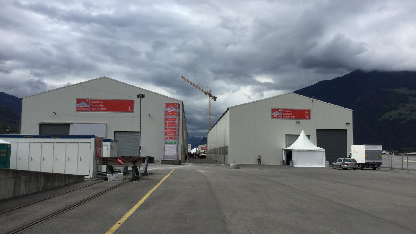 I due grandi edifici all'ingresso dell'area