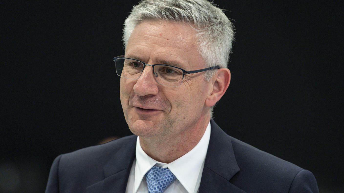 A lanciare per primo la polemica contro la scuola, che ha ricevuto poi anche minacce di morte, è stato il consigliere nazionale UDC Andreas Glarner (foto), supportato poi da Roger Köppel