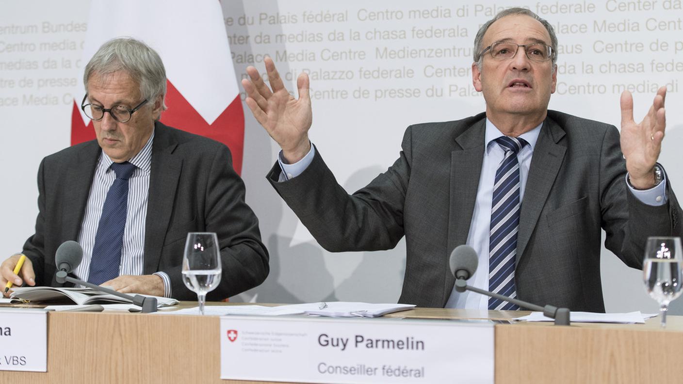Il consigliere federale durante la conferenza stampa