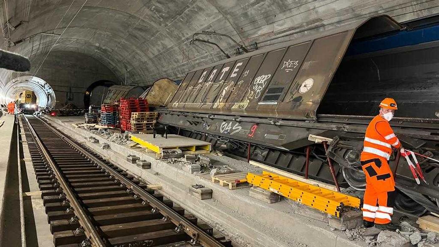 I lavori di sgombero proseguono