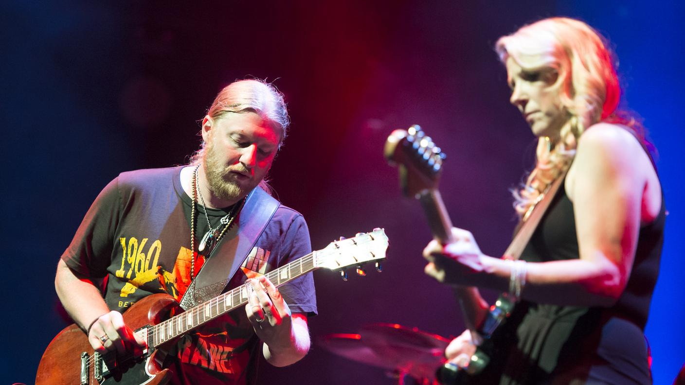 Era in cartellone un concerto della Tedeschi Trucks Band