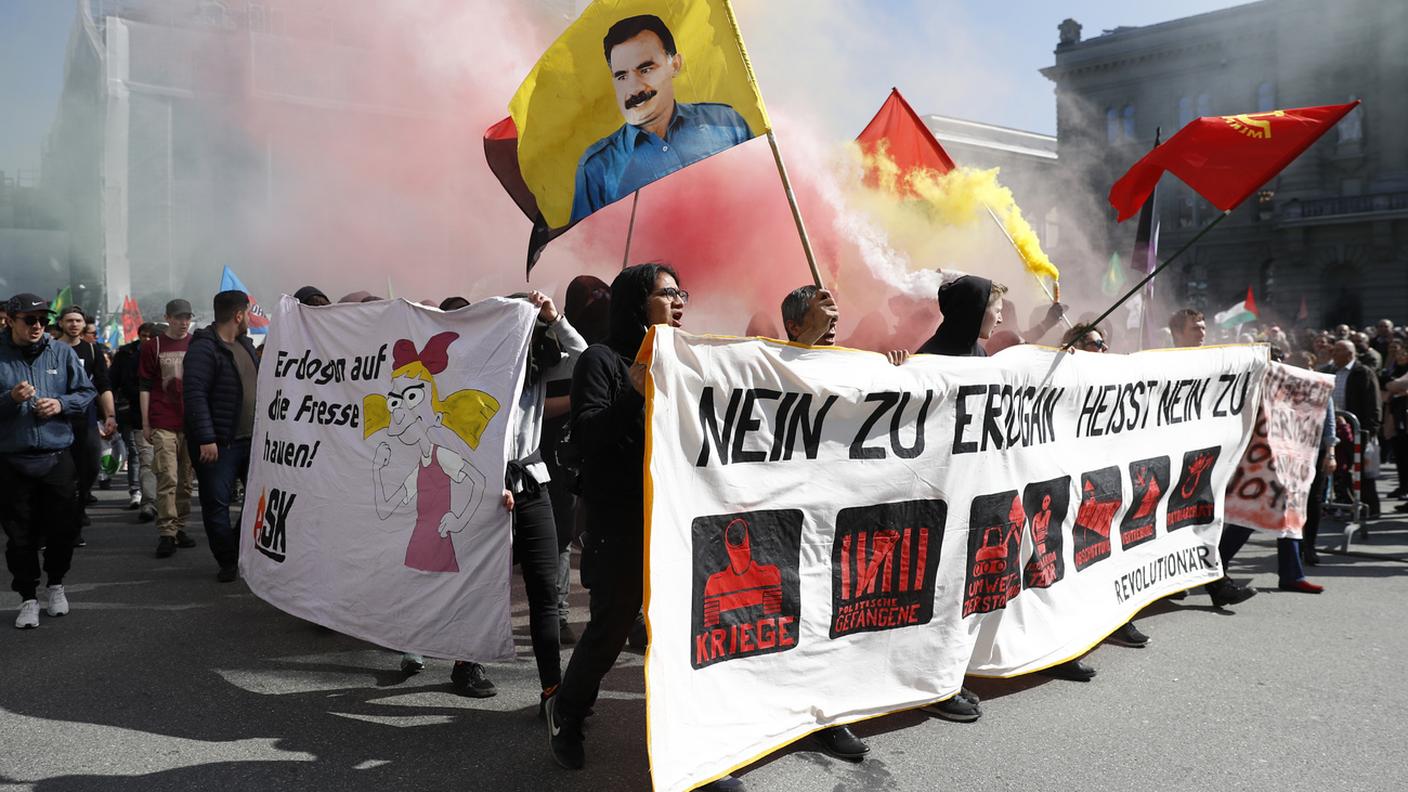 Alla manifestazione hanno partecipato migliaia di persone