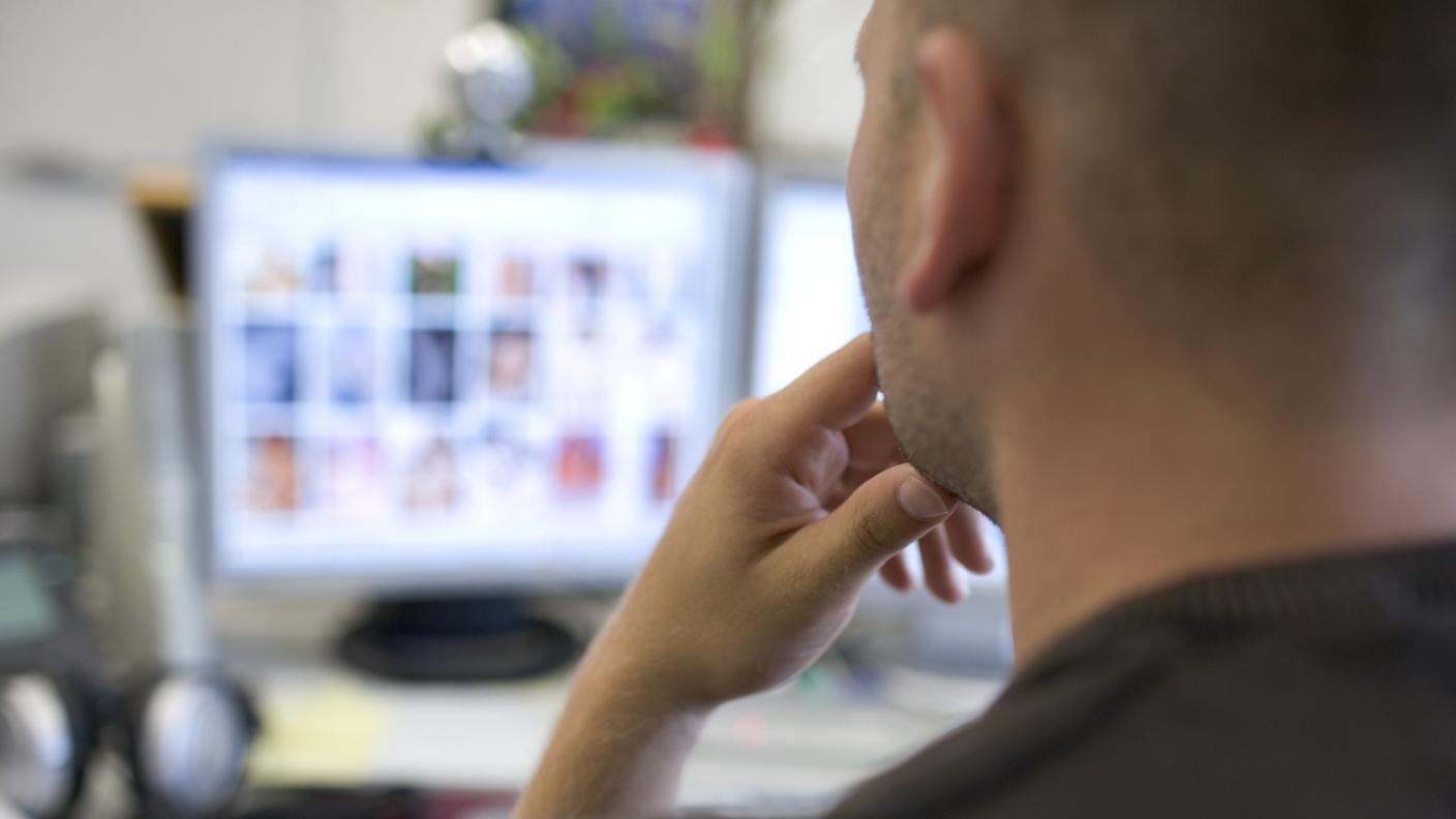 L'uomo era in possesso di migliaia di immagini pedopornografiche