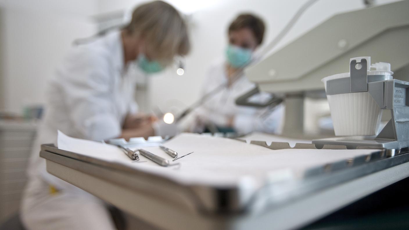 Il 26% degli svizzeri ha rinunciato alle cure dentarie nel 2020