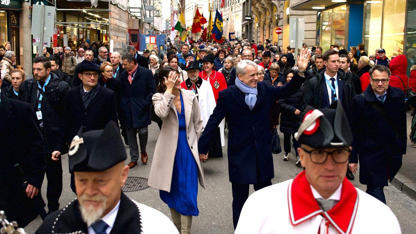 Beat Jans a Basilea durante i festeggiamenti per la sua elezione nel Consiglio federale