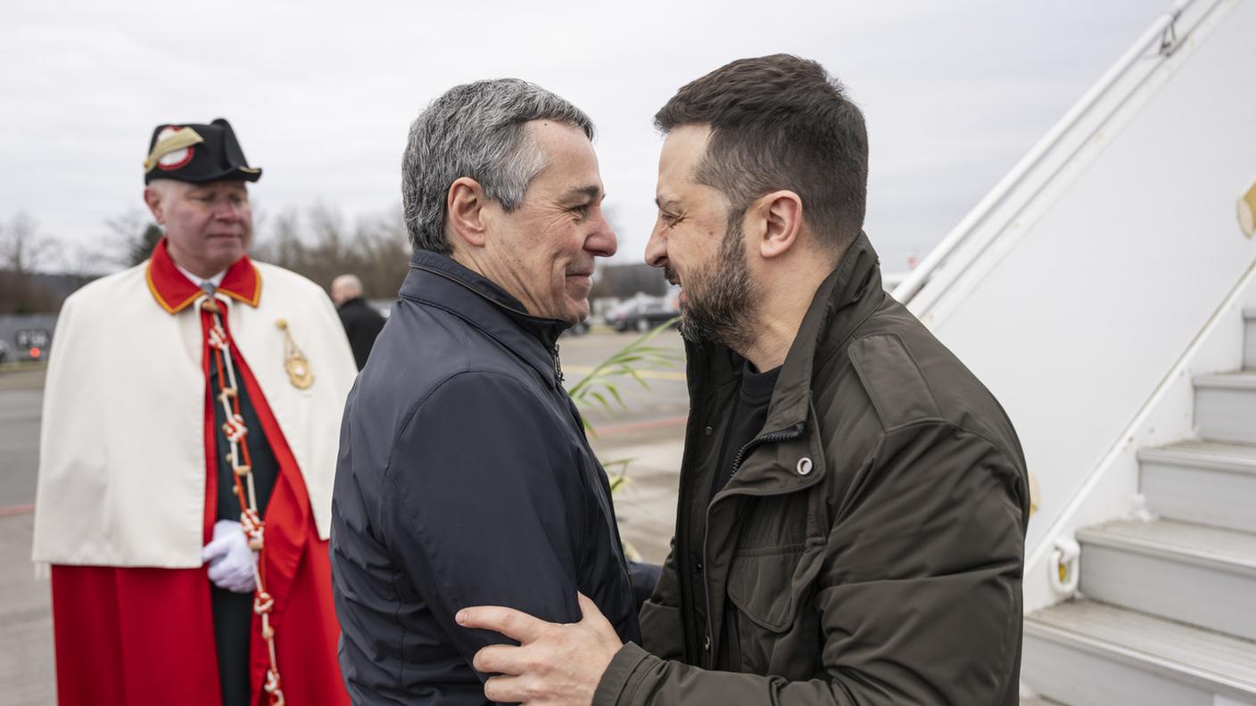 Ignazio Cassis accoglie Volodymyr Zelensky a Kloten