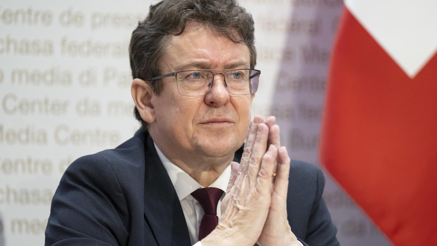 Il responsabile del DATEC in un momento della conferenza stampa tenuta stamani a Berna