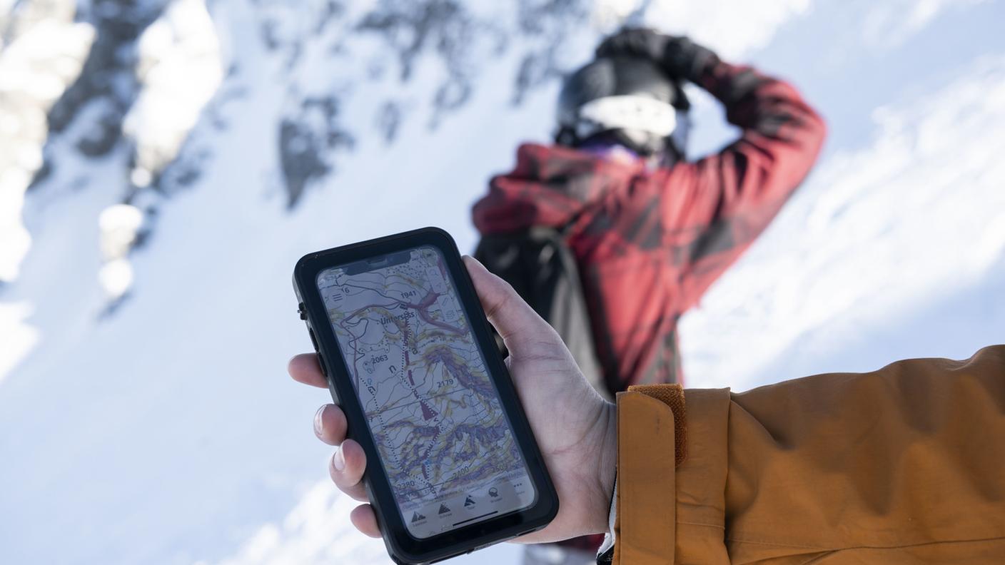L'app White Risk, sviluppata dalla SLF, integra bollettino valanghe, cartine coi pericoli e molto altro