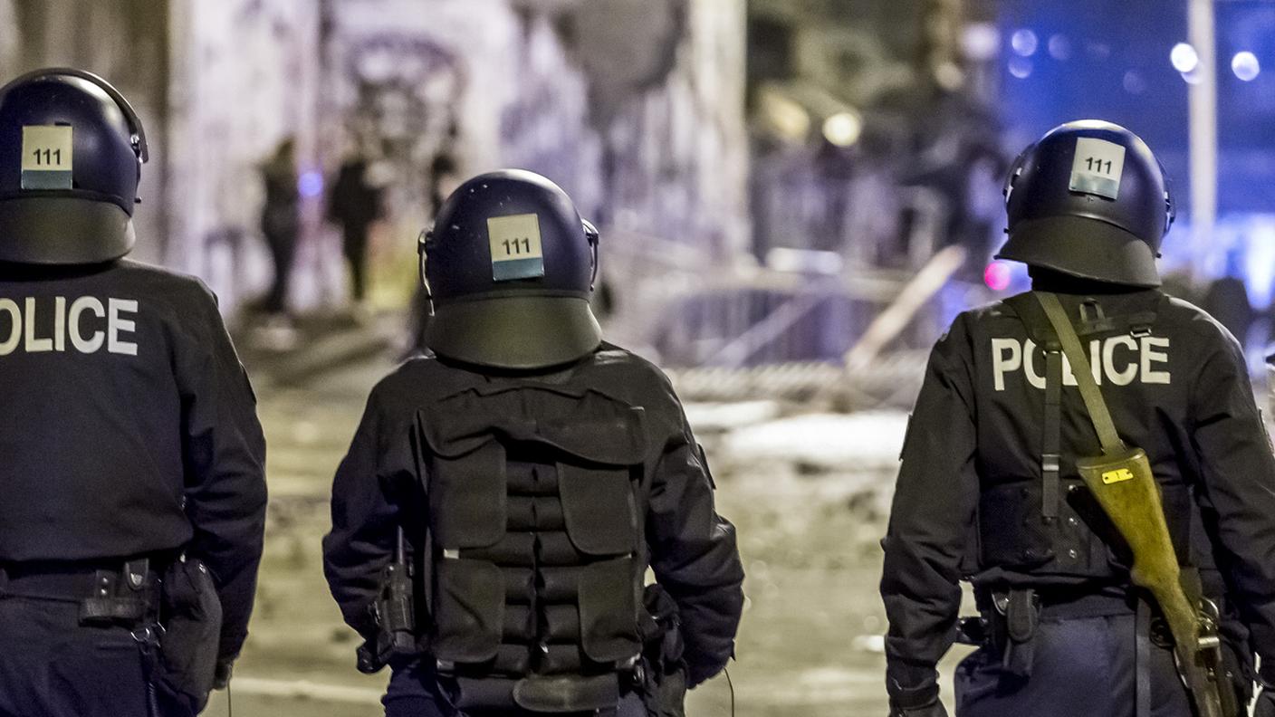 Non è la prima volta che operazioni di polizia scattano fuori dal centro autogestito (qui una foto del 2017)