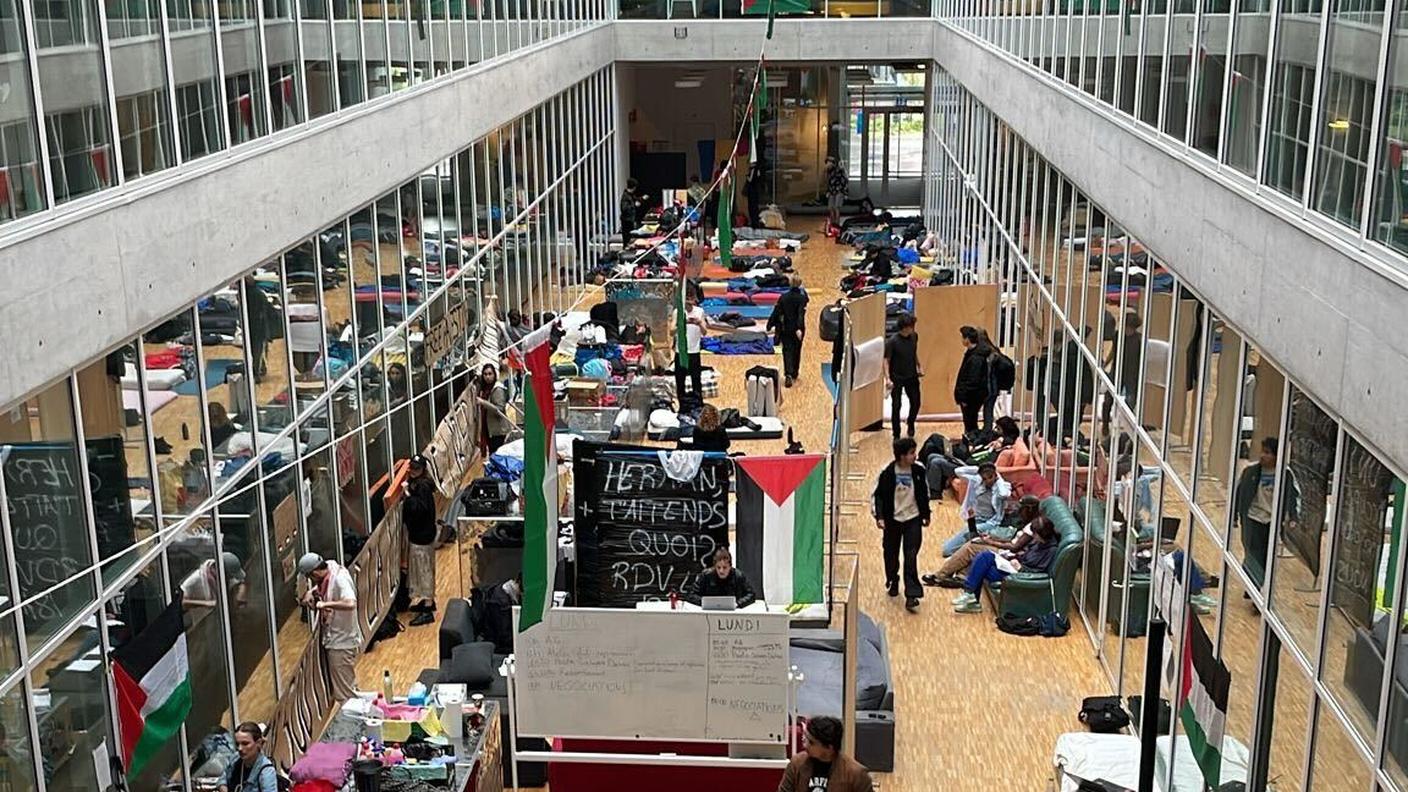 La manifestazione all'Università di Losanna