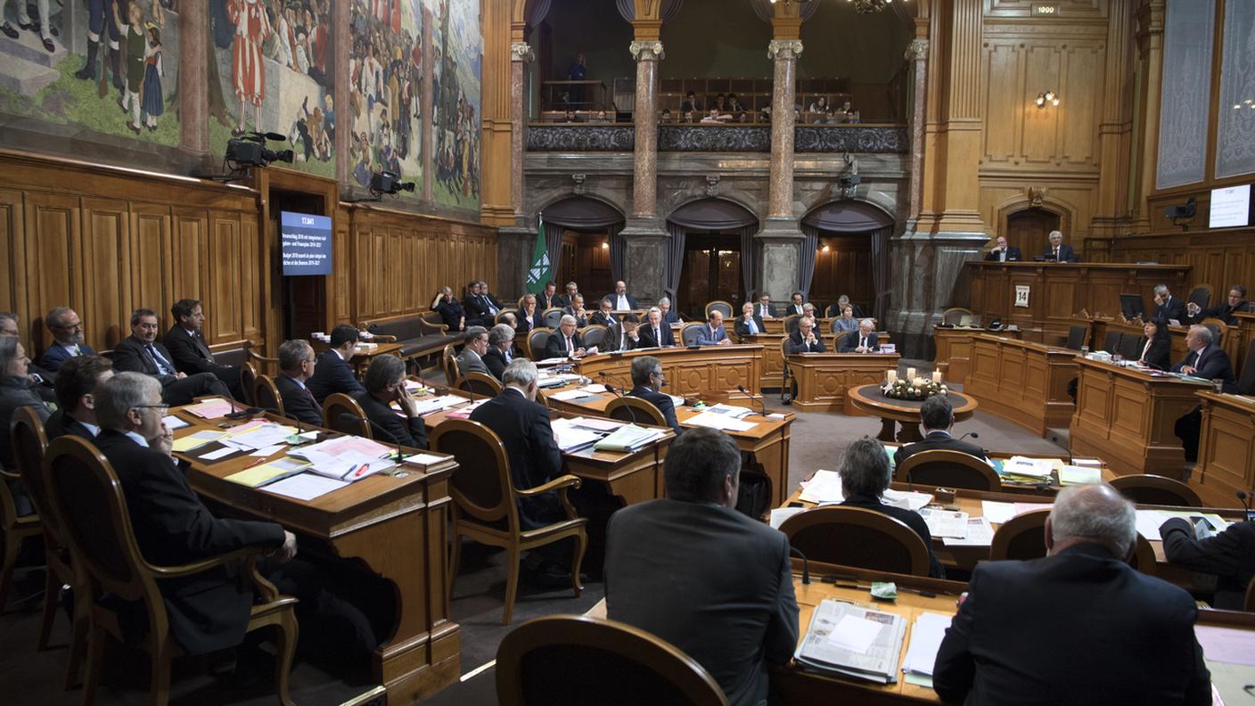 Concluso il braccio di ferro fra le Camere: il risparmio servirà ad abbattere il debito