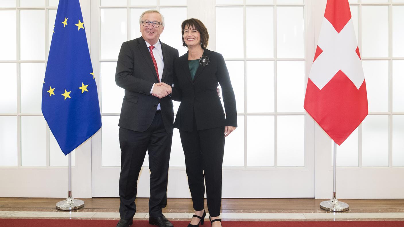 Cordialità di rito, ma poi un'amara sorpresa per il Governo. Leuthard e Juncker nel loro incontro in novembre a Berna