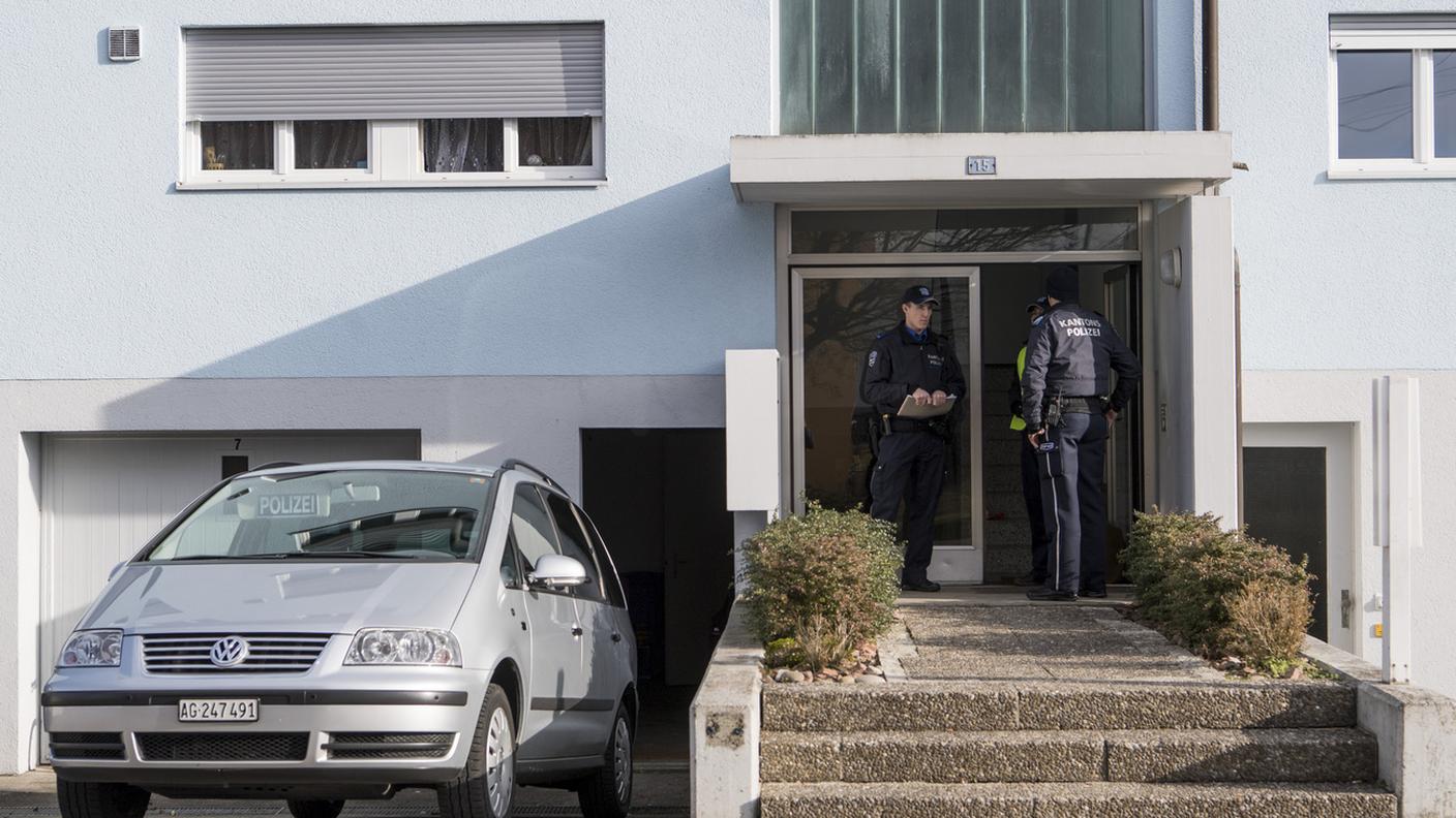 Polizia sul luogo del delitto