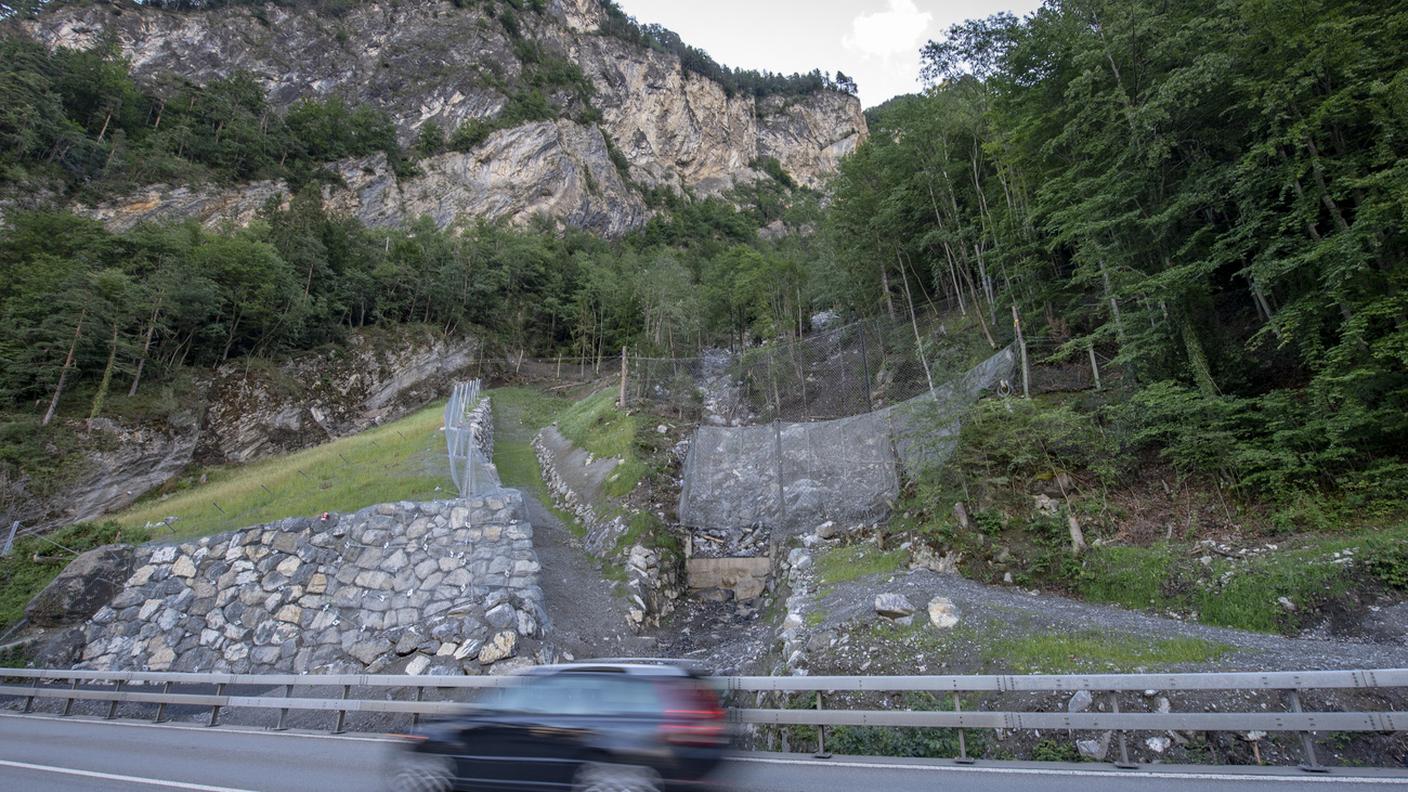 Alertswiss sconsiglia di recarsi nell’area interessata e raccomanda un’ampia deviazione